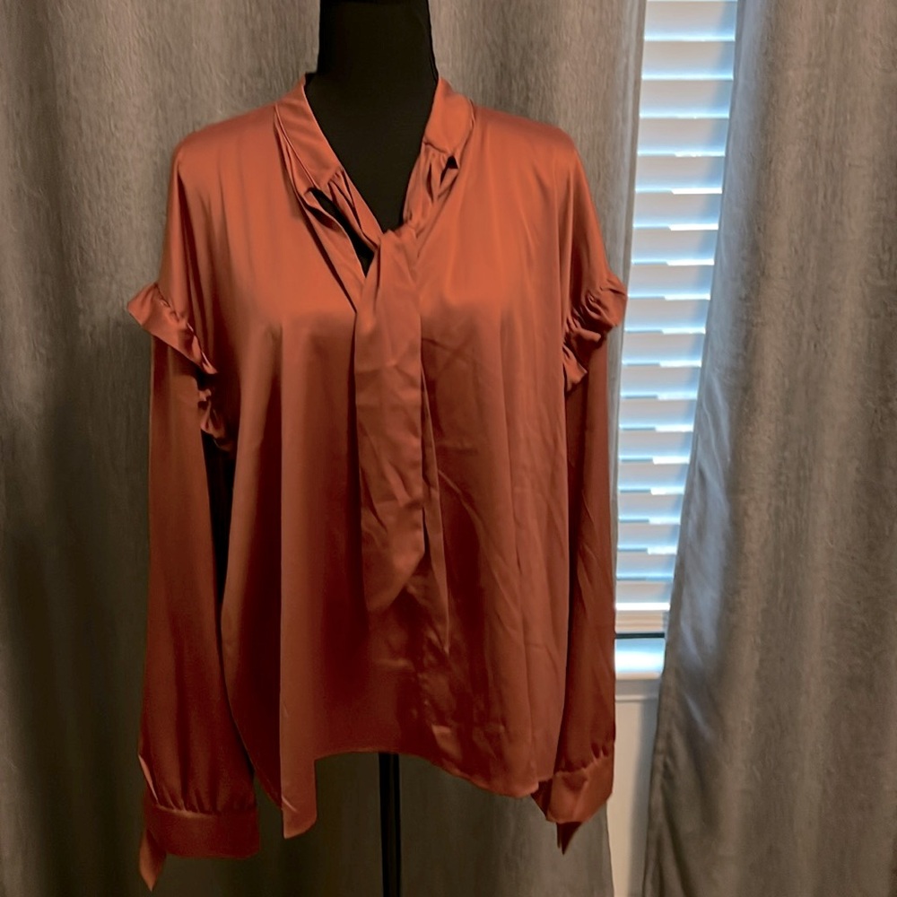 Blouse. Burnt orange